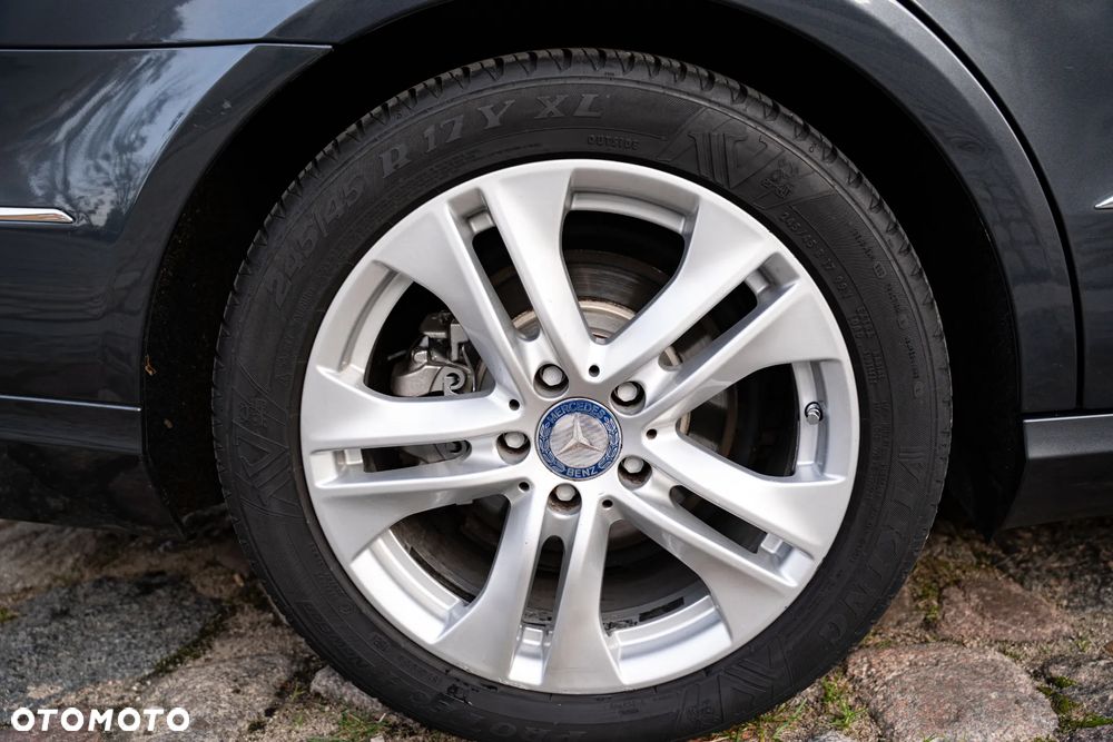 Mercedes-Benz Klasa E 220 CDI BlueEff Avantgarde - 13