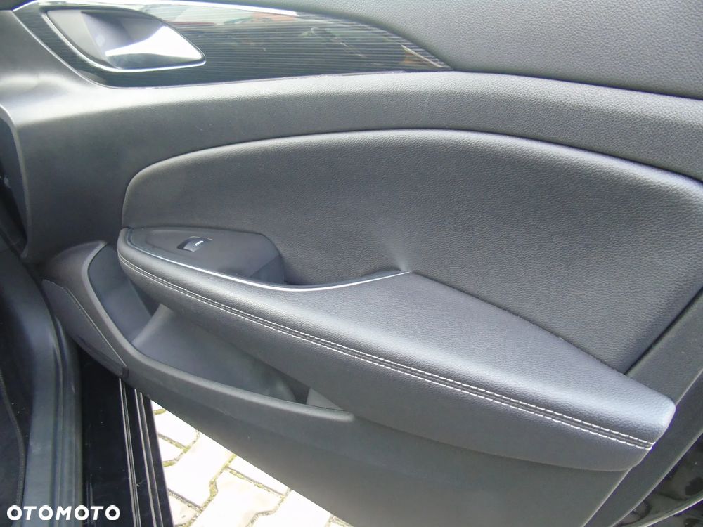 Opel Insignia - 16