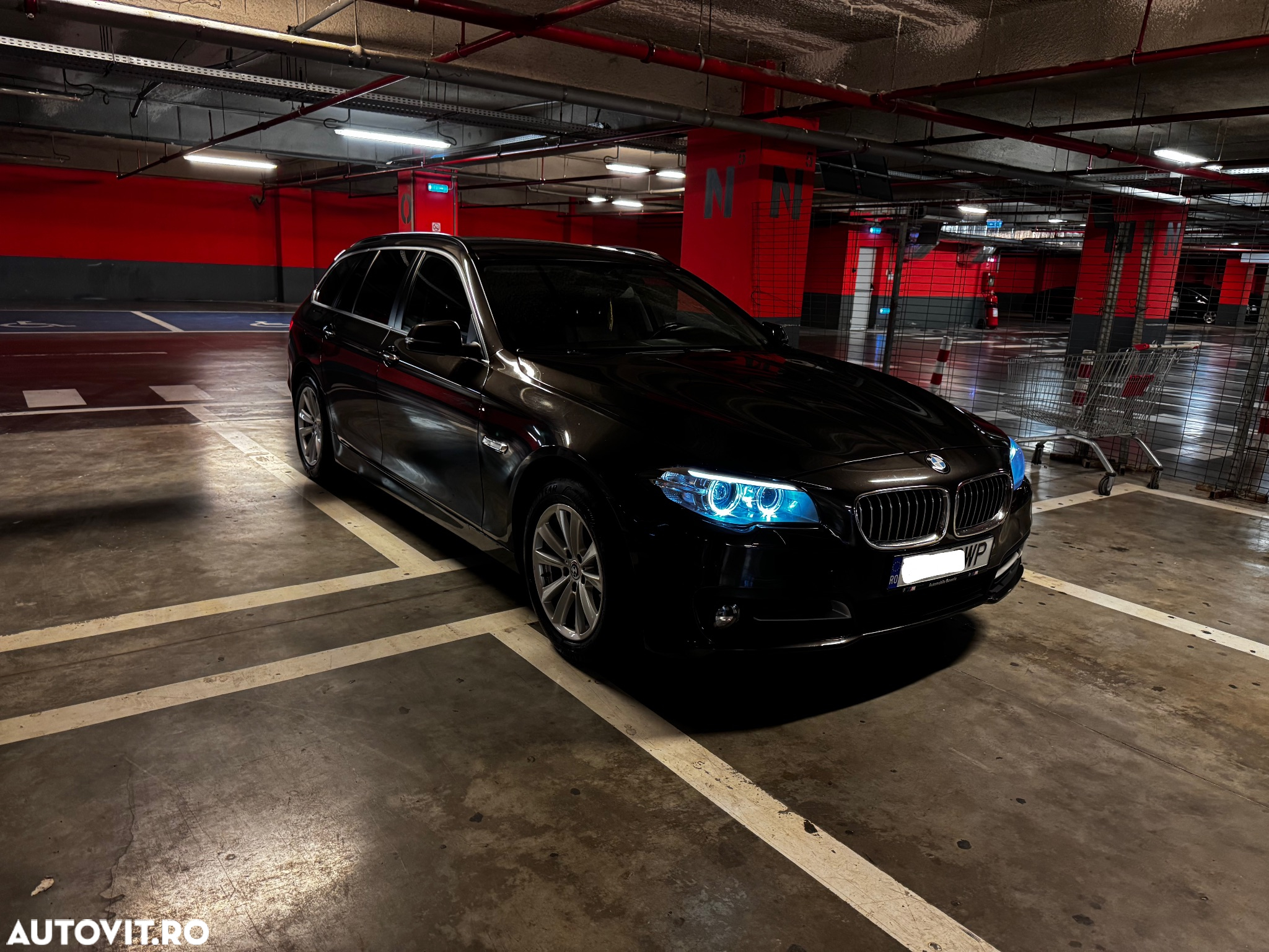 BMW Seria 5 525d xDrive AT - 15