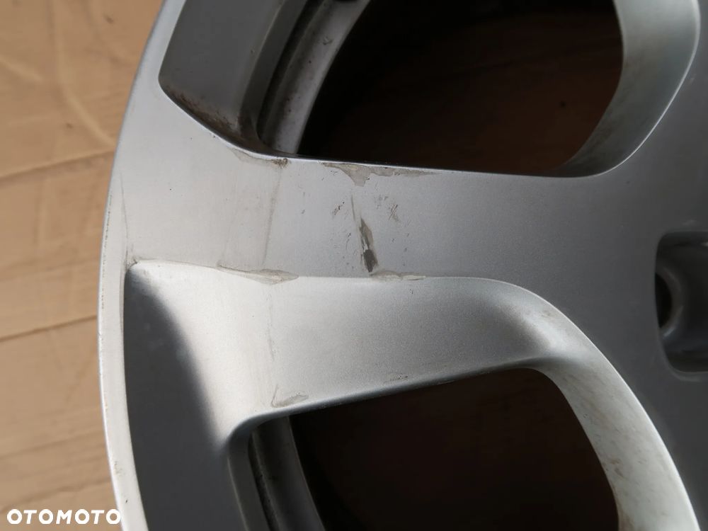 z17 Felga Ausi A4 B8  8K0601025F 7,5x16et45 - 4