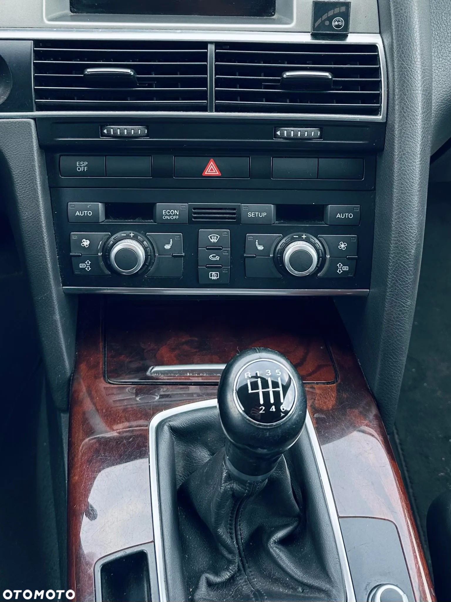Audi A6 Avant 2.4 - 16