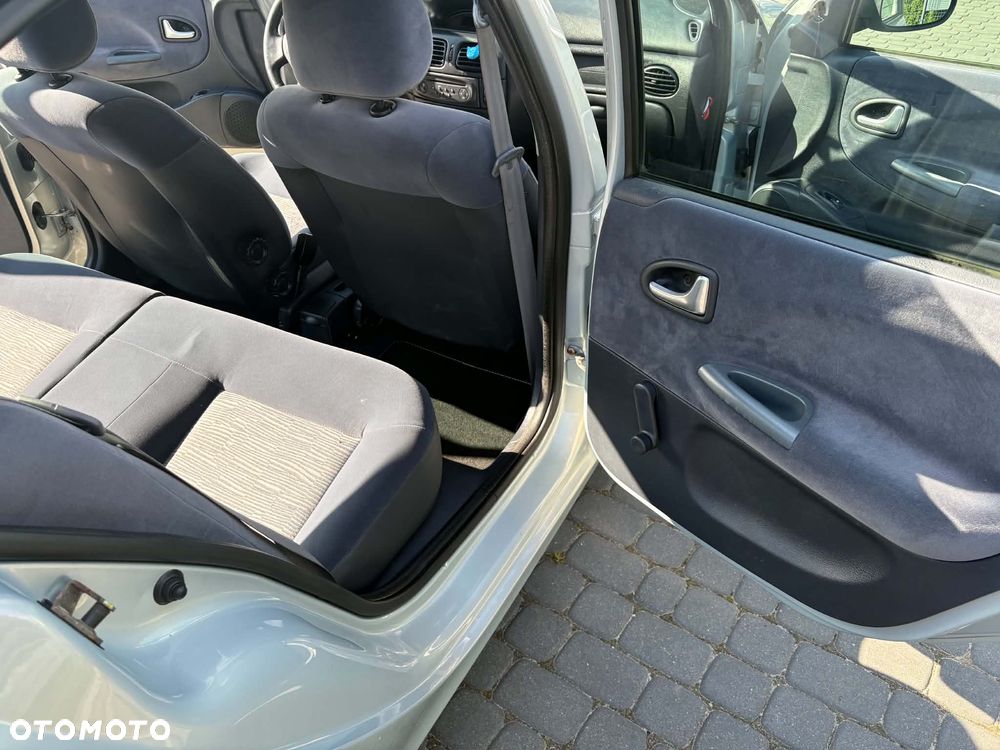Renault Megane 1.4 16V Expression - 11