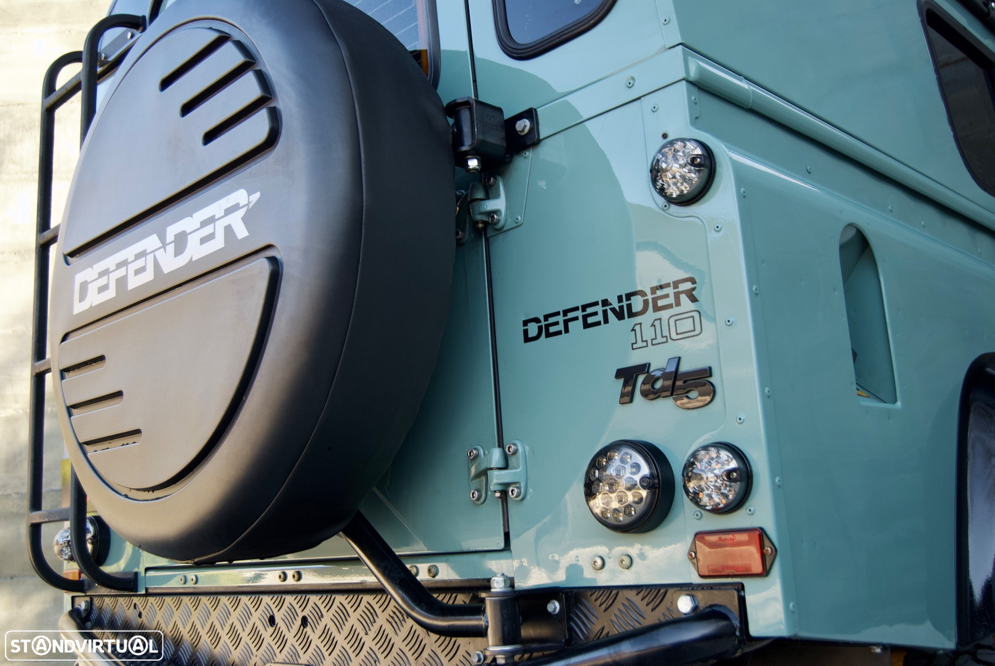 Land Rover Defender 110 2.5 TD5 Metal Top - 15