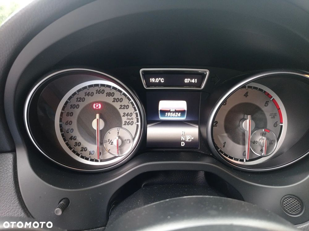 Mercedes-Benz CLA 180 d 7G-DCT AMG Line - 12