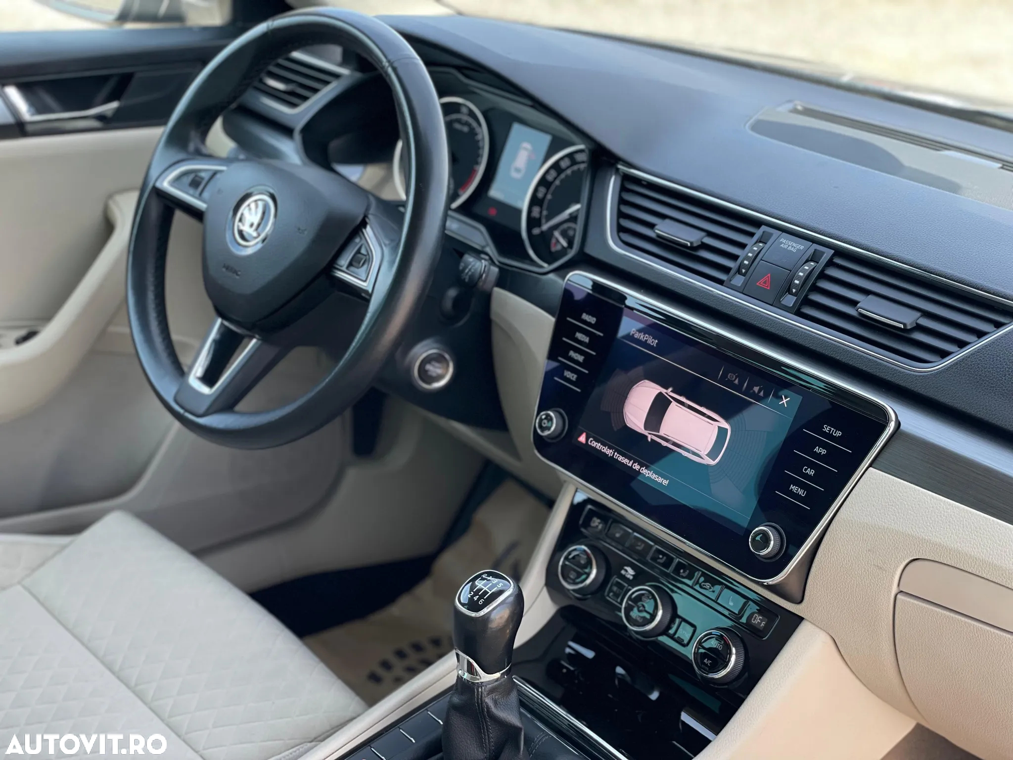 Skoda Superb Combi 2.0 TDI Style - 34