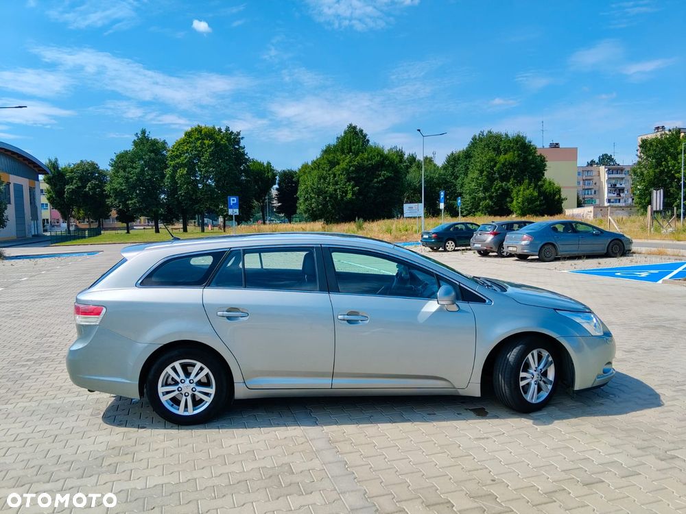 Toyota Avensis 2.0 D-4D - 8