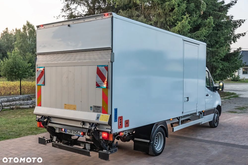 Mercedes-Benz Sprinter 516 - 19