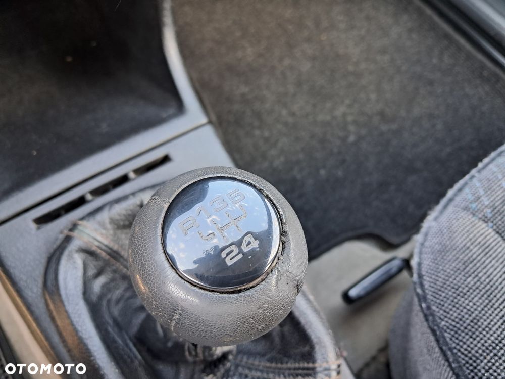 Volkswagen Passat 1.8 CL - 10