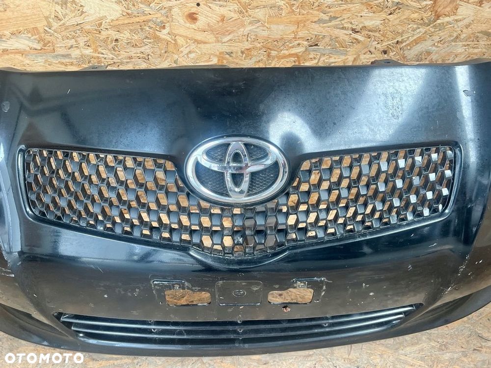 ZDERZAK PRZEDNI przód TOYOTA YARIS II 2 - 1