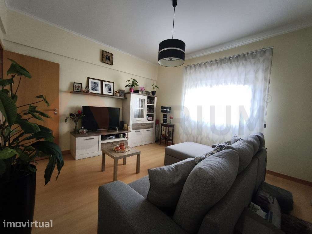 Apartamento T2 parcialmente remodelado em Setúbal (Monte Belo Sul) - Grande imagem: 2/15