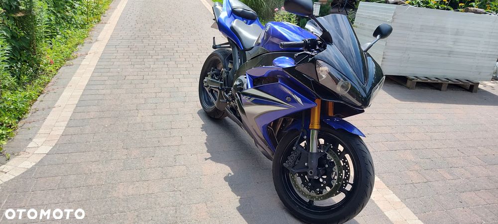 Yamaha R1 - 5