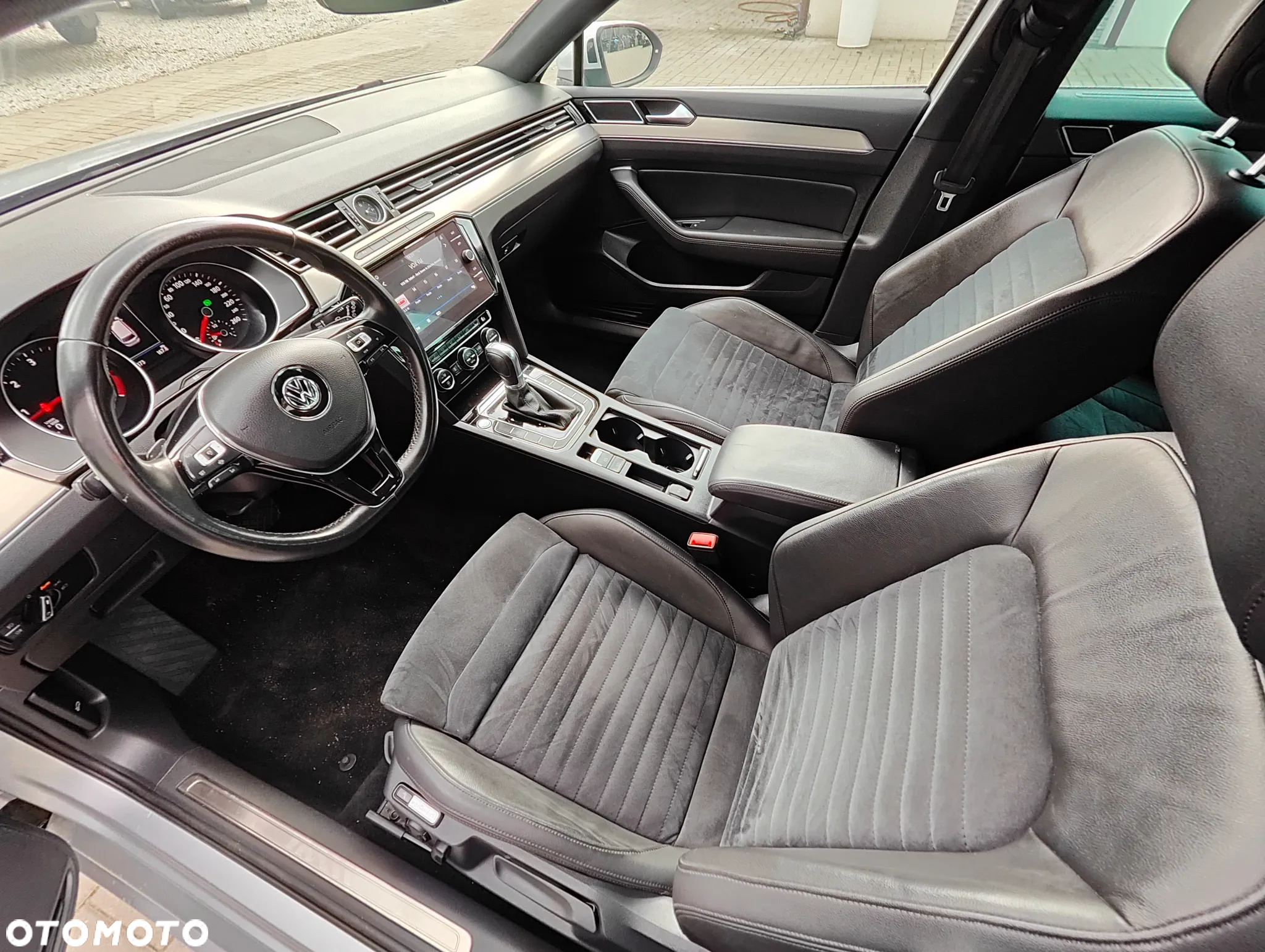 Volkswagen Passat 2.0 TDI BMT Highline - 13