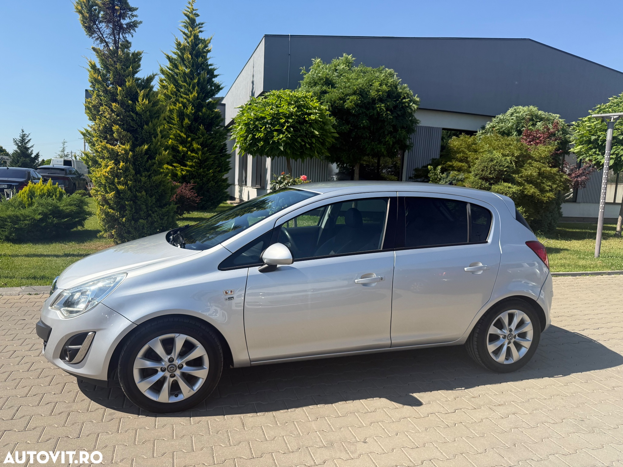 Opel Corsa 1.2i Cosmo - 10
