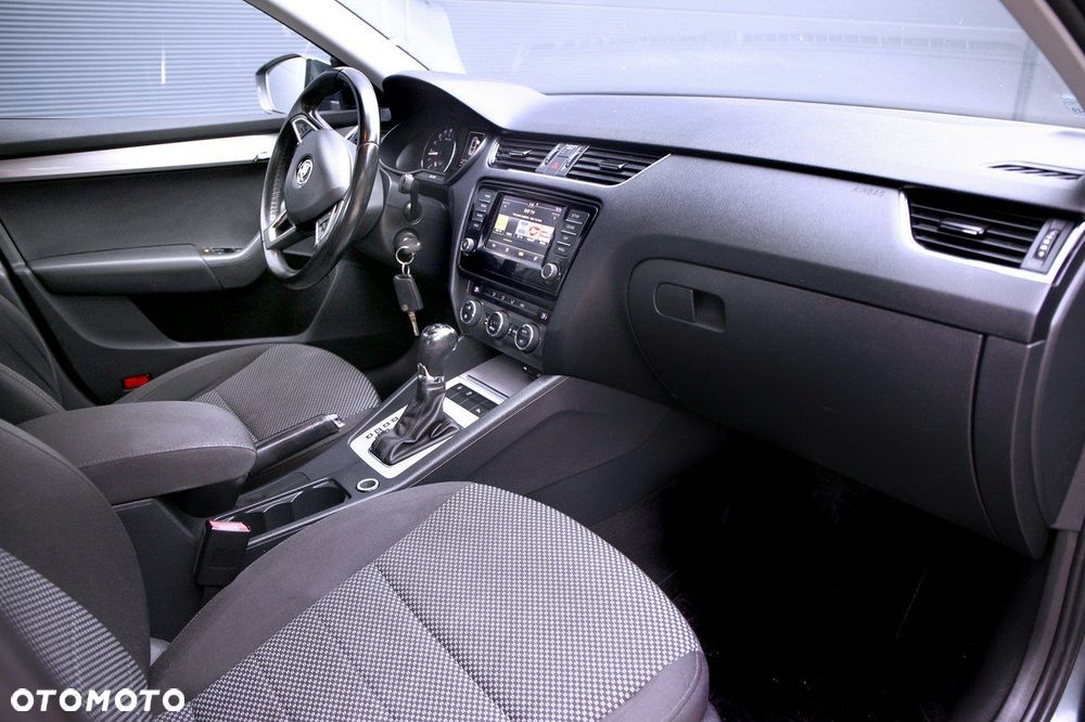 Skoda Octavia 2.0 TDI Edition DSG - 9