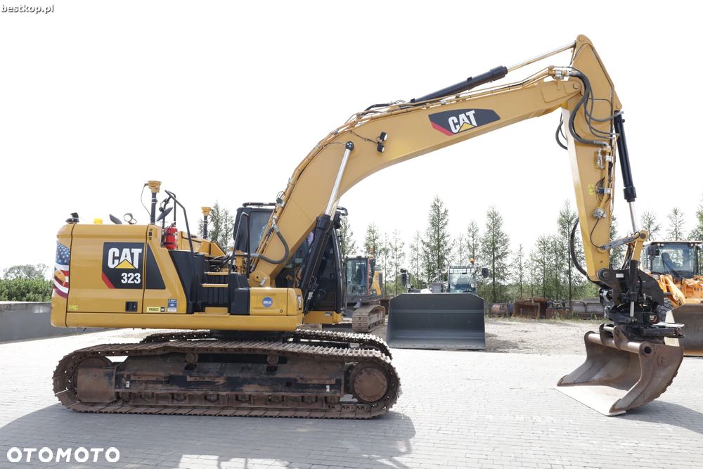Caterpillar 323 - 11