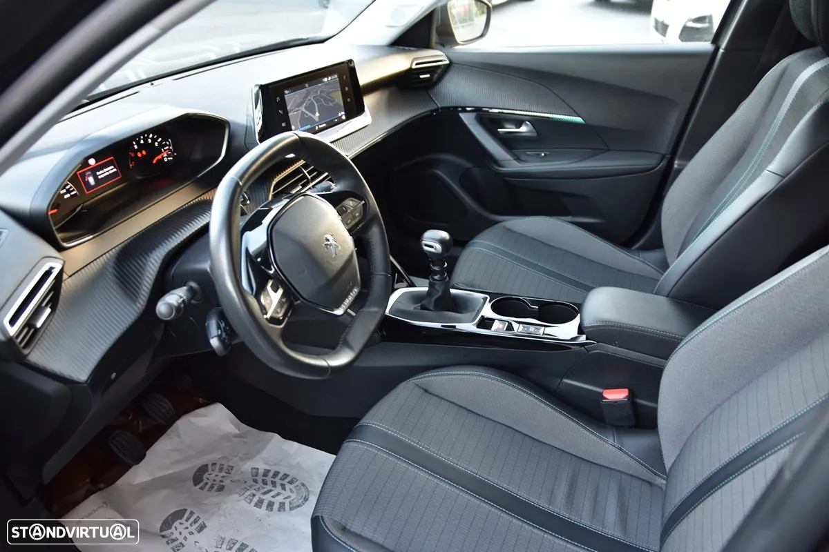 Peugeot 2008 1.2 PureTech Allure Pack - 20