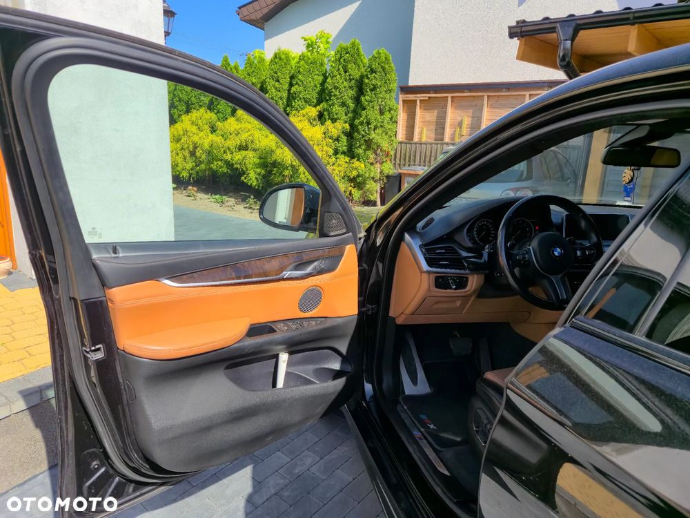 BMW X6 xDrive50i - 12