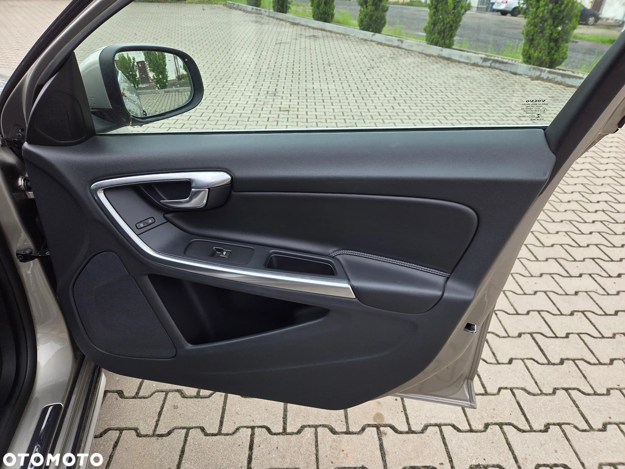 Volvo V60 D3 Momentum - 26