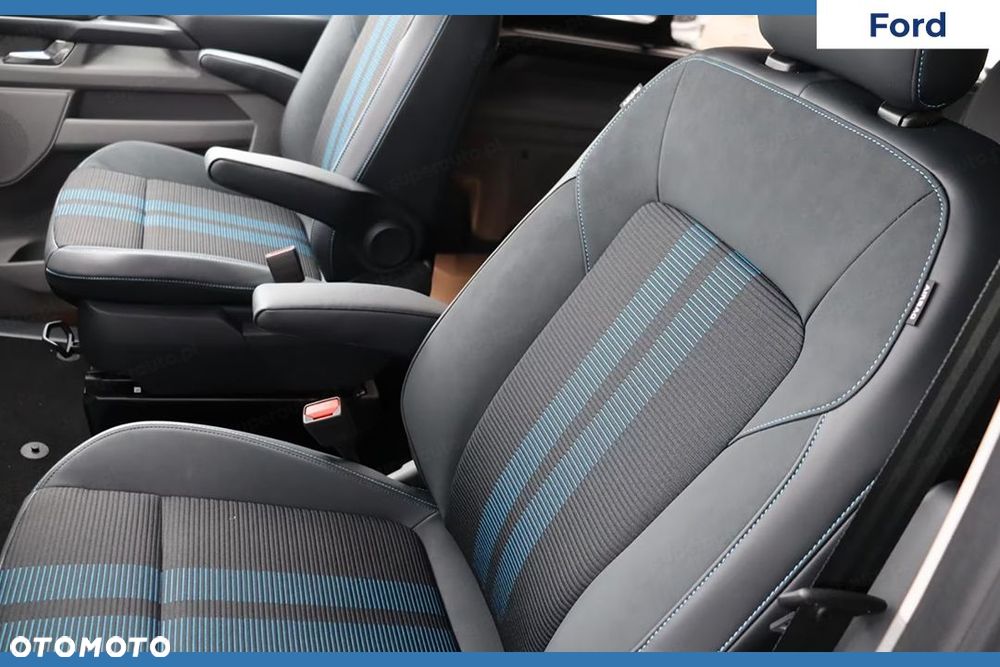 Ford Tourneo Custom - 10