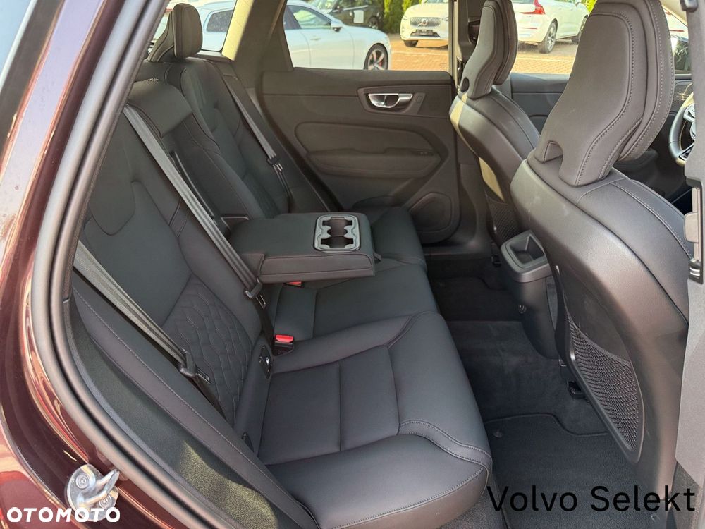 Volvo XC 60 B5 B AWD Plus Dark - 23
