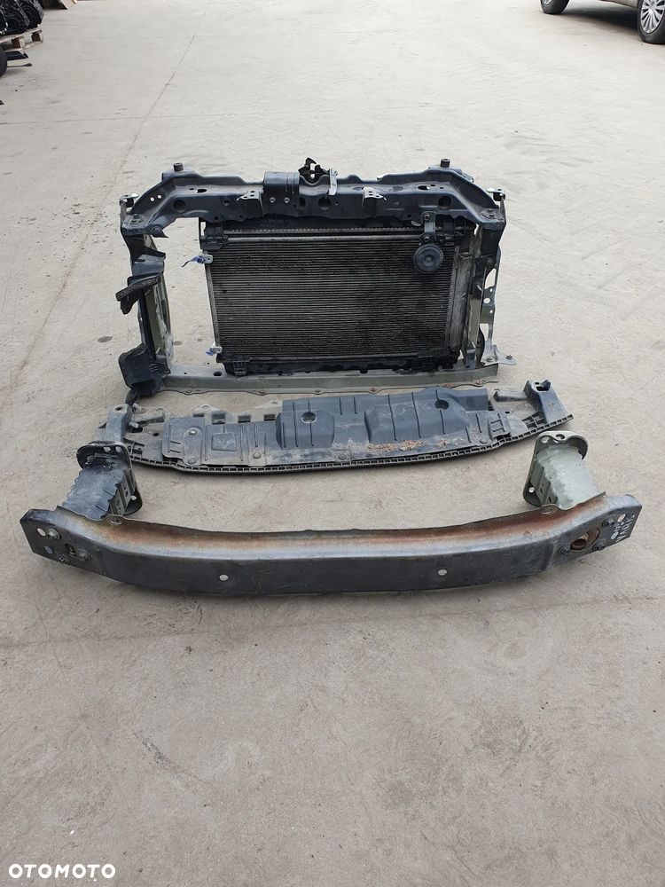 TOYOTA YARIS III LIFT PAS PRZEDNI 1.5 VVTI