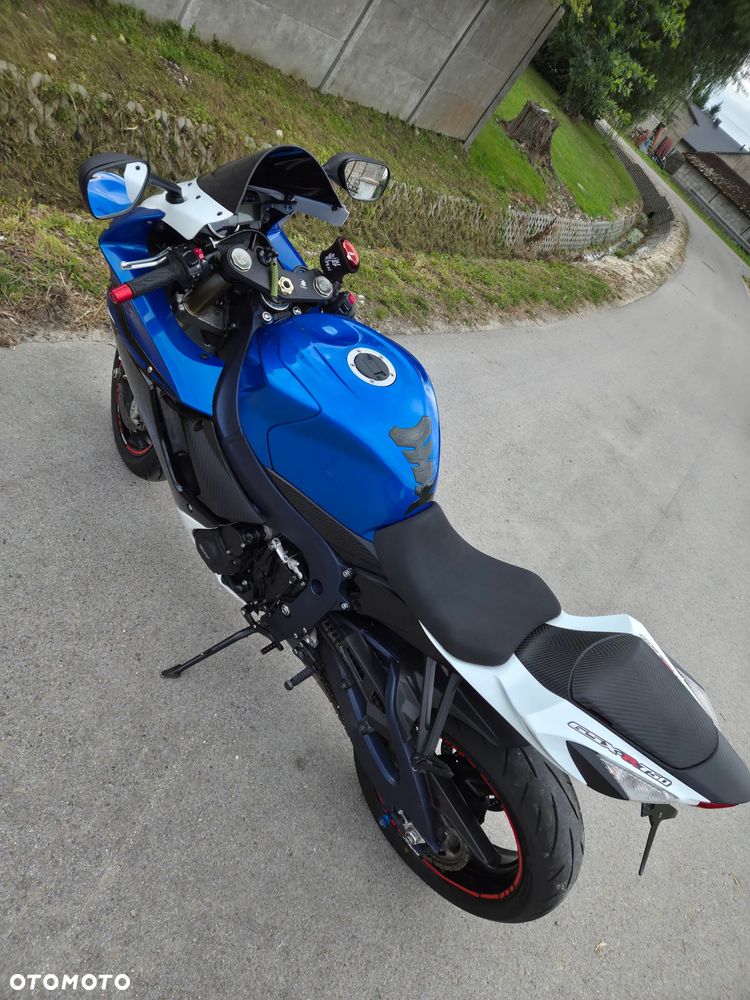 Suzuki GSX-R - 19
