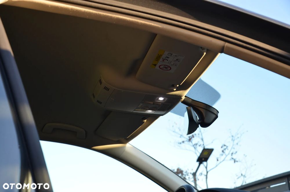 Volkswagen Passat 2.0 TDI (BlueMotion Technology) DSG Highline - 25