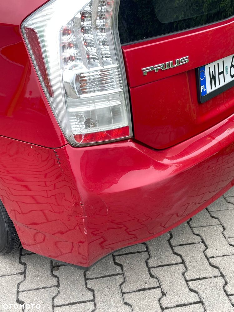 Toyota Prius (Hybrid) - 4