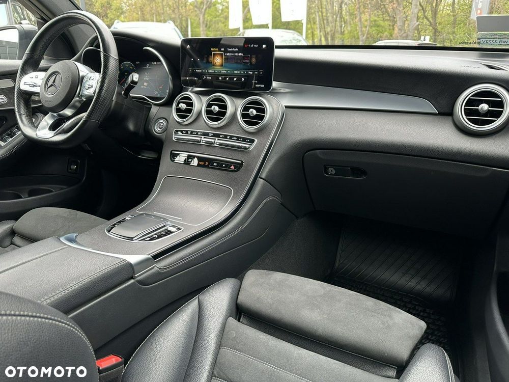 Mercedes-Benz GLC - 27