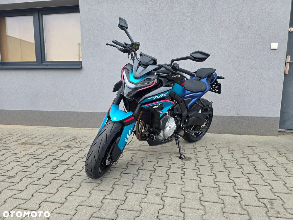 CFMoto 675NK - 12