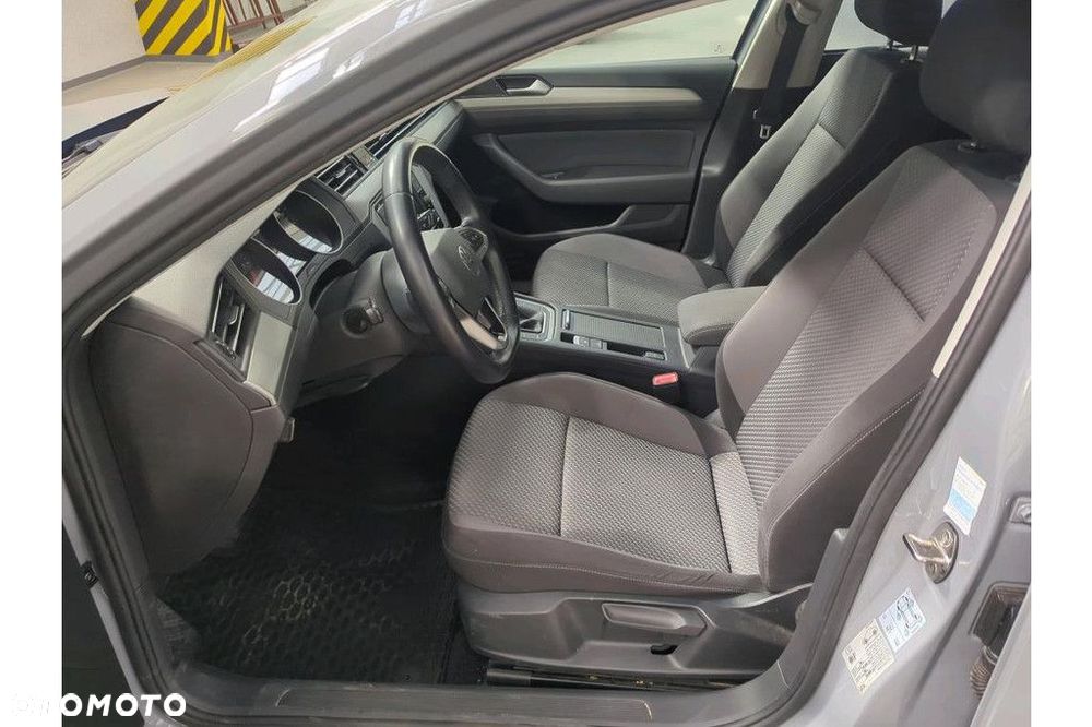 Volkswagen Passat Variant 2.0 TDI EVO Essence - 5