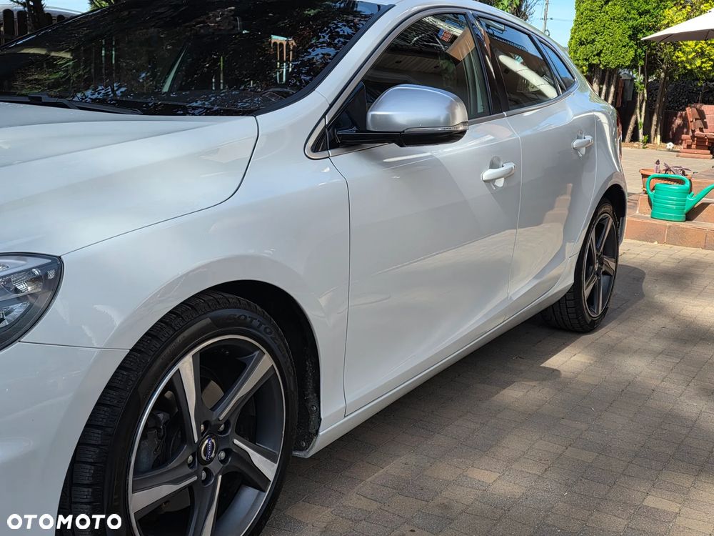 Volvo V40 D2 R Design - 3