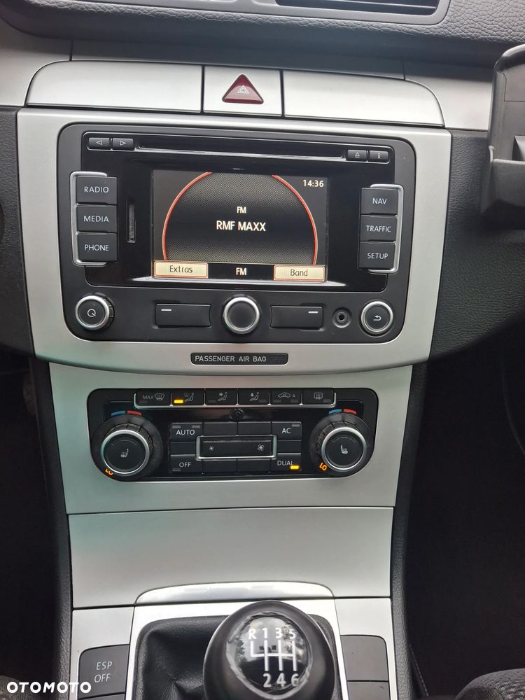 Volkswagen Passat - 24