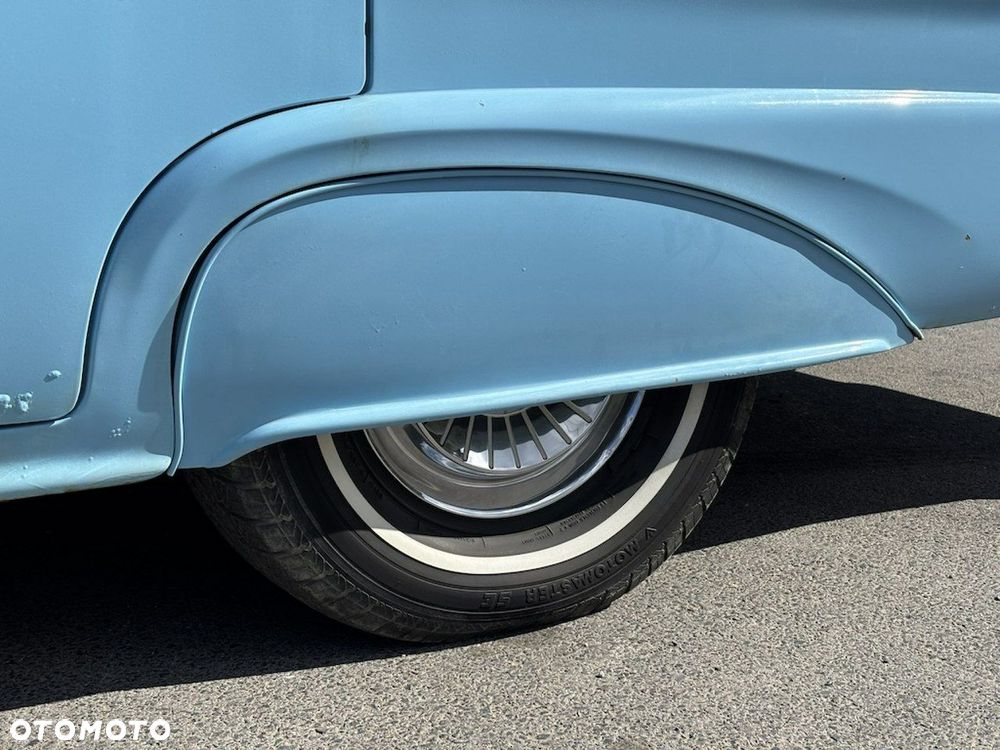 Ford Fairlane - 31
