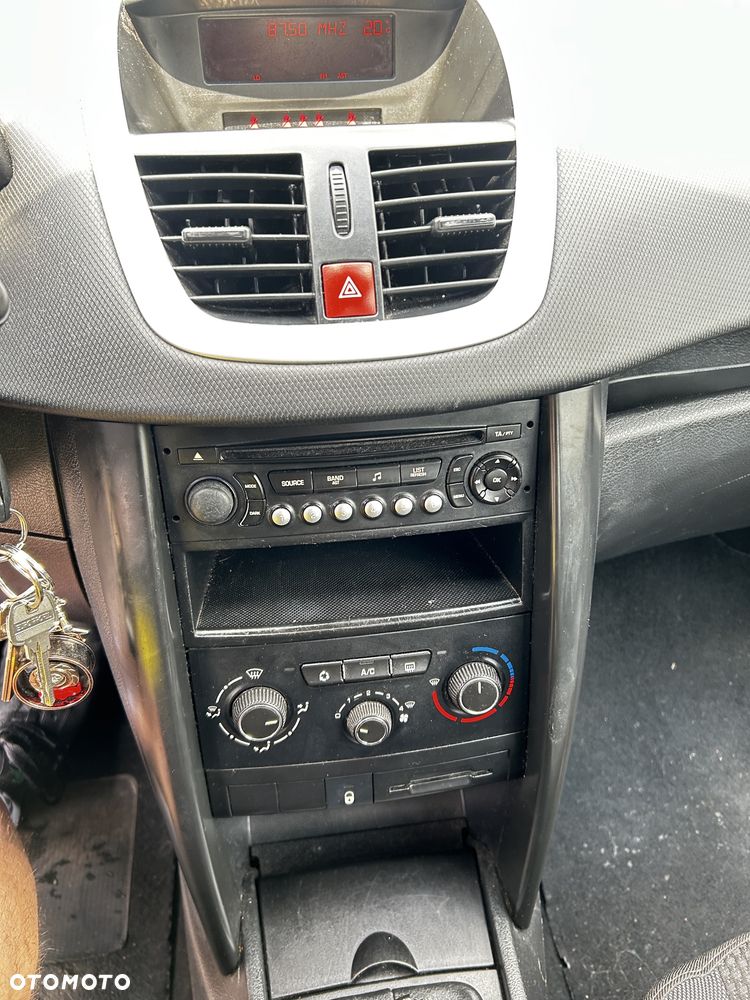 Peugeot 207 - 6