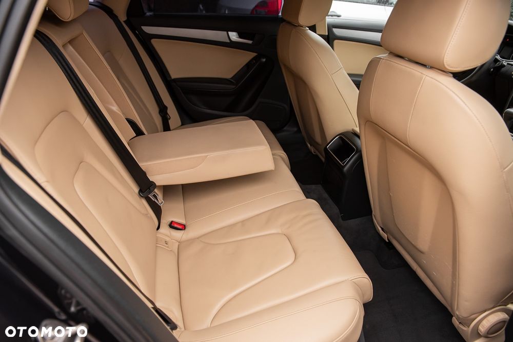 Audi A4 Avant 2.0 TDI DPF multitronic S line Sportpaket - 31
