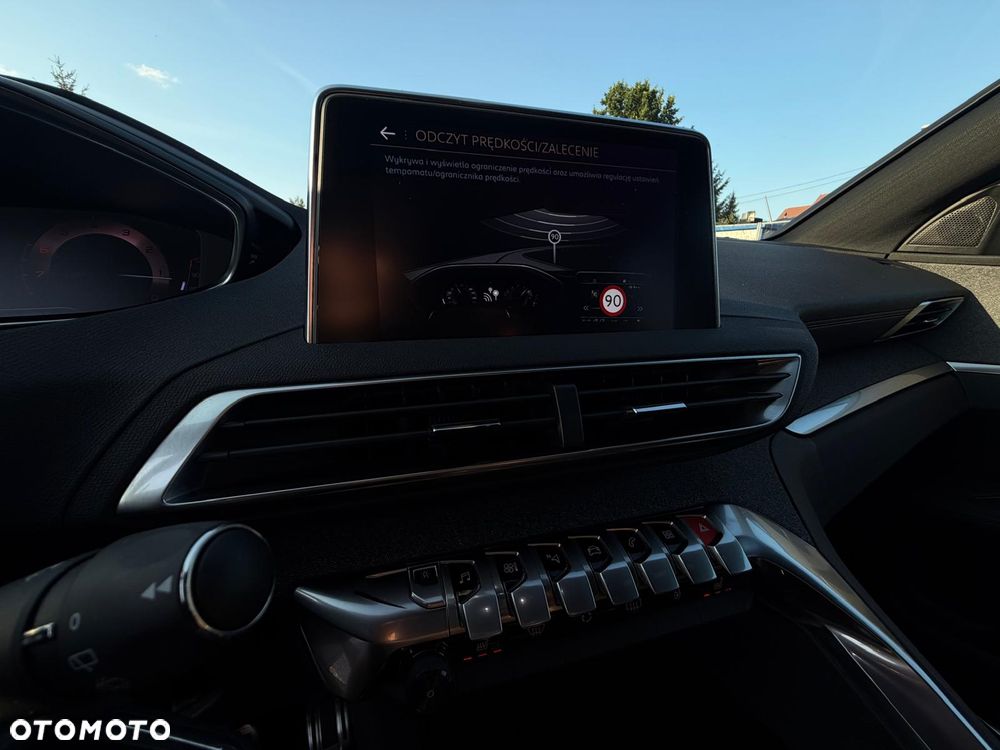 Peugeot 3008 1.6 PureTech GPF GT Line S&S EAT8 - 34