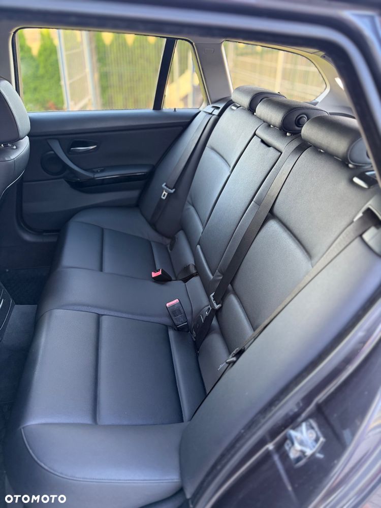 BMW Seria 3 - 22