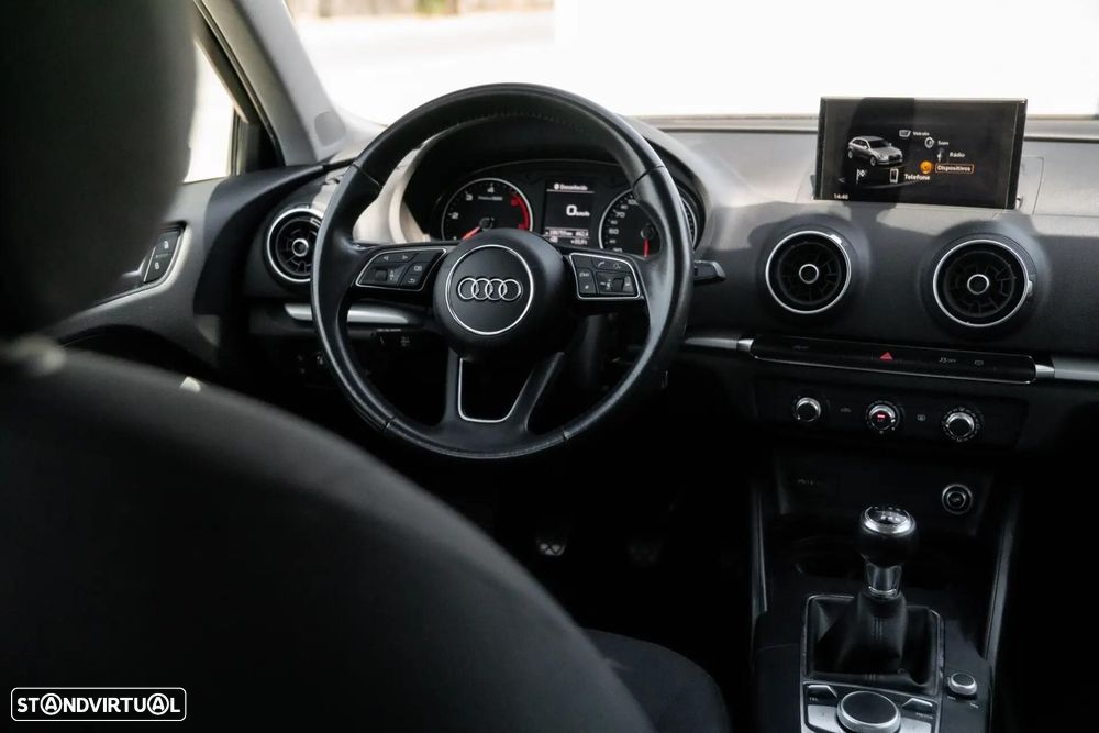 Audi A3 Sportback 1.6 TDI Design - 27