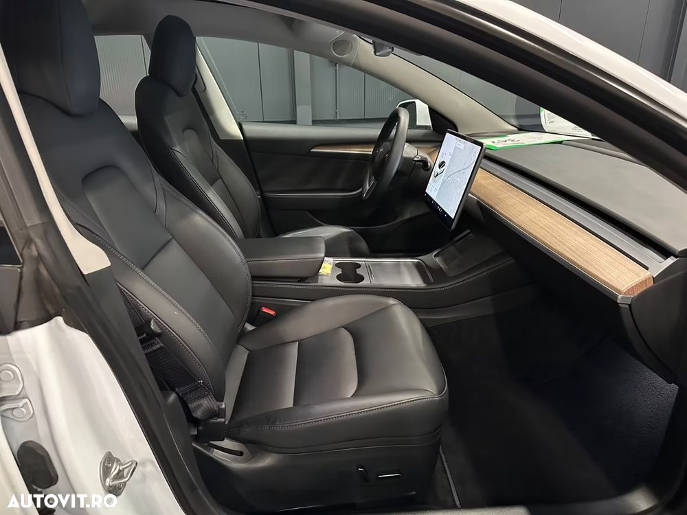 Tesla Model 3 - 13