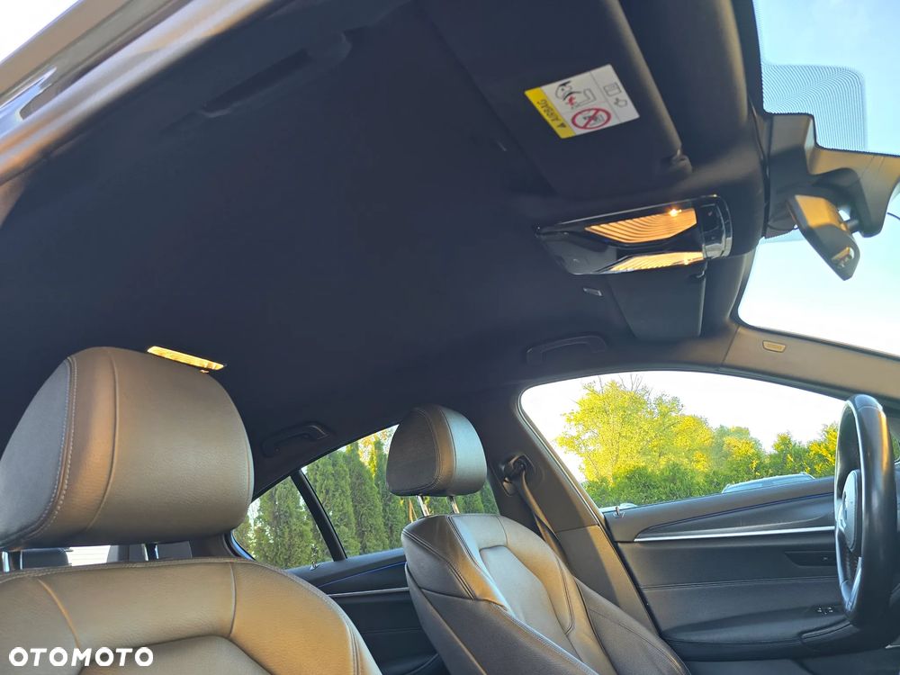BMW Seria 5 530d xDrive - 23