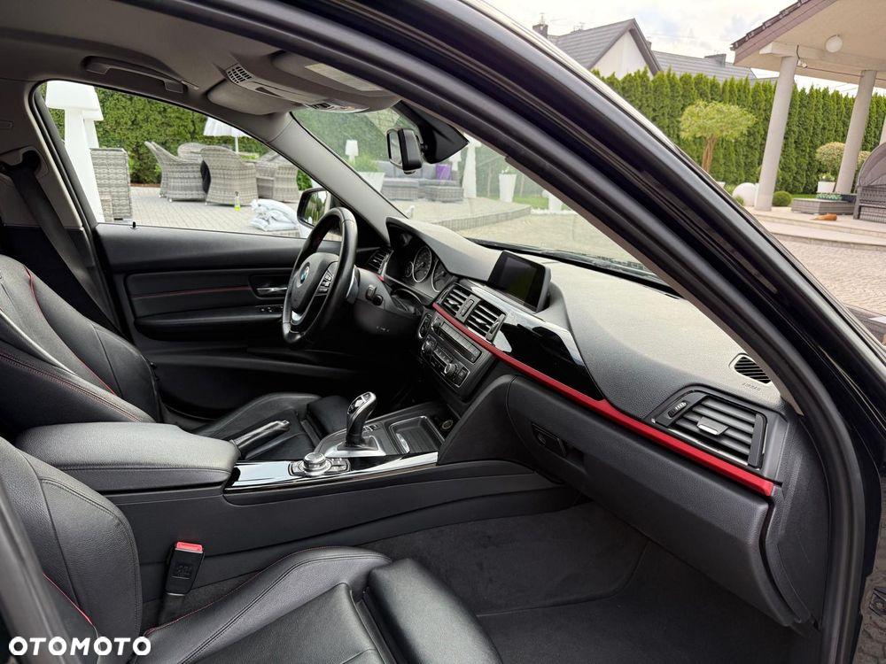 BMW Seria 3 335i Touring Sport Line - 27