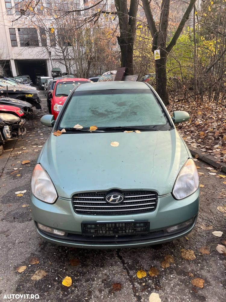 Dezmembrez Hyundai Accent 3 benzina verde 2007 - 2