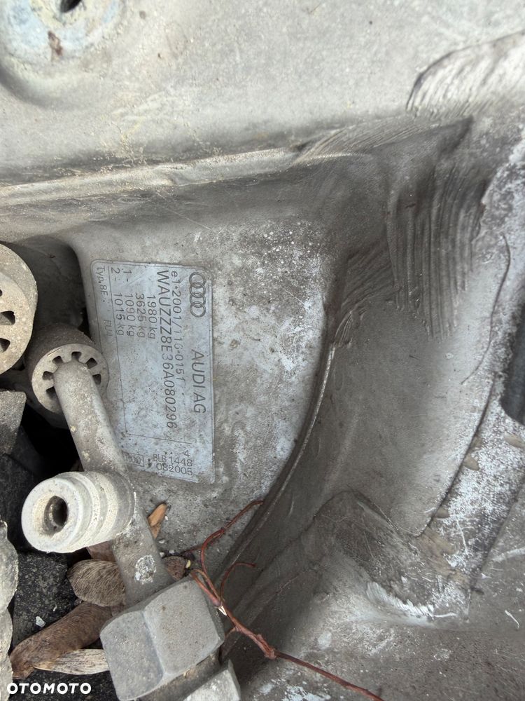 Audi A4 B7 2.0 TDI 140KM BLB 2006 sedan – na części / do rozebrania - 4