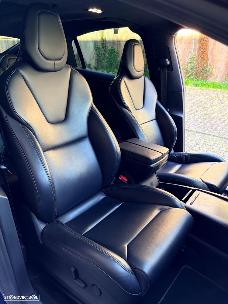 Tesla Model X P100D - 52