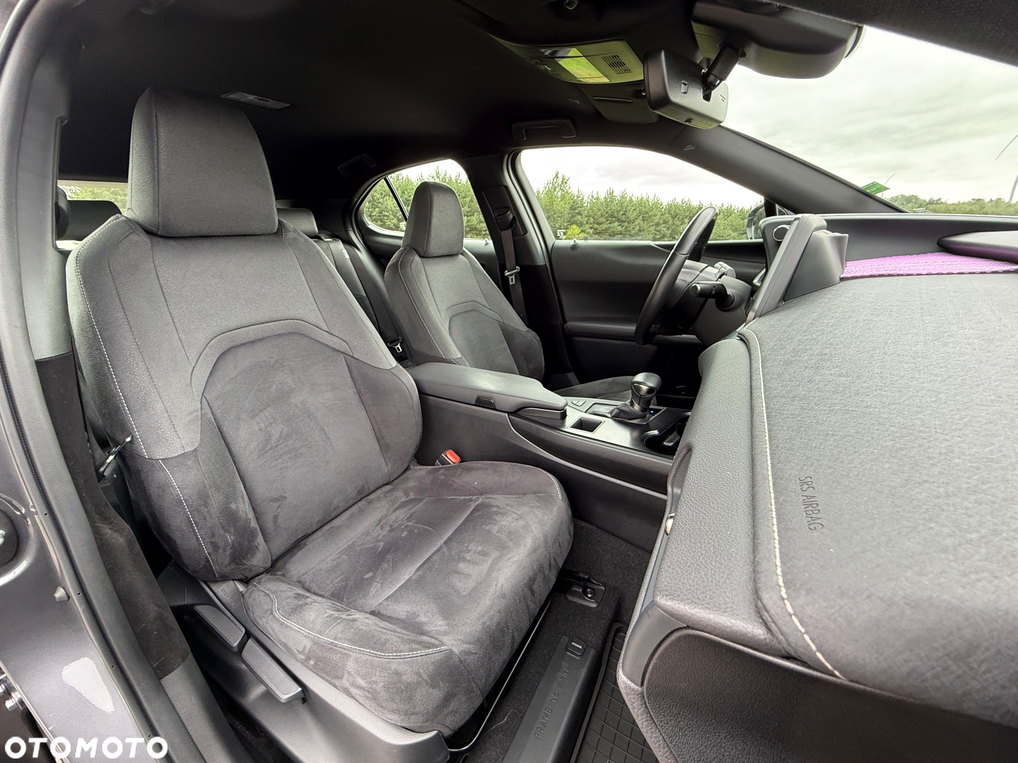 Lexus UX 250h GPF Business 2WD - 29