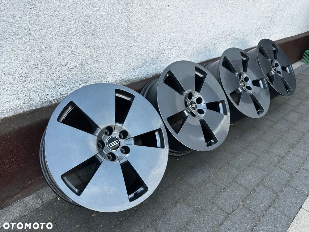 19 / 4KE601025L / AUDI e-Tron Q4 Q5 Q7 SQ5 A6 c8 A7 c8 / VW Passat Arteon Tiguan Tayron SKODA SEAT / POLECAM - 1