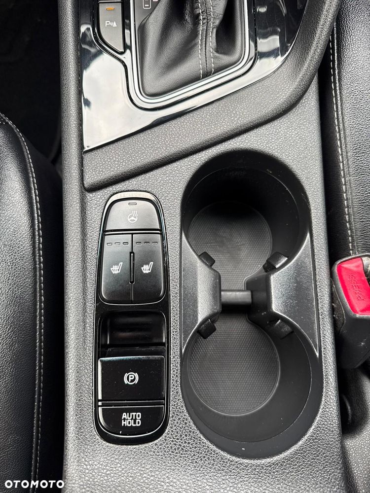 Kia Niro 1.6 GDI 2WD Edition 7 - 24