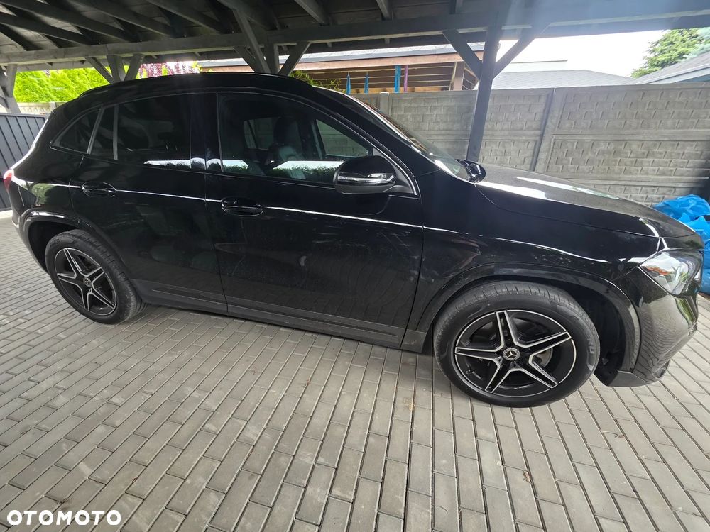 Mercedes-Benz GLA 250 4Matic 8G-DCT - 10