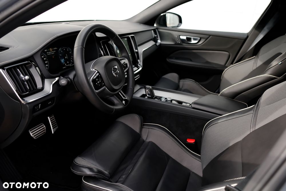 Volvo S60 T5 AWD R-Design - 30